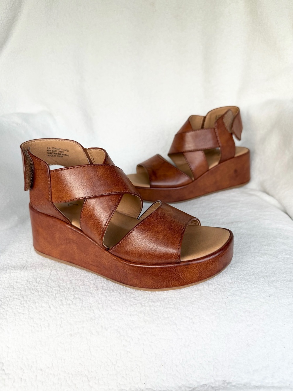 b.o.c. Women's Brown Leather Wedge Sandals - Comfortable Strappy Platform 7